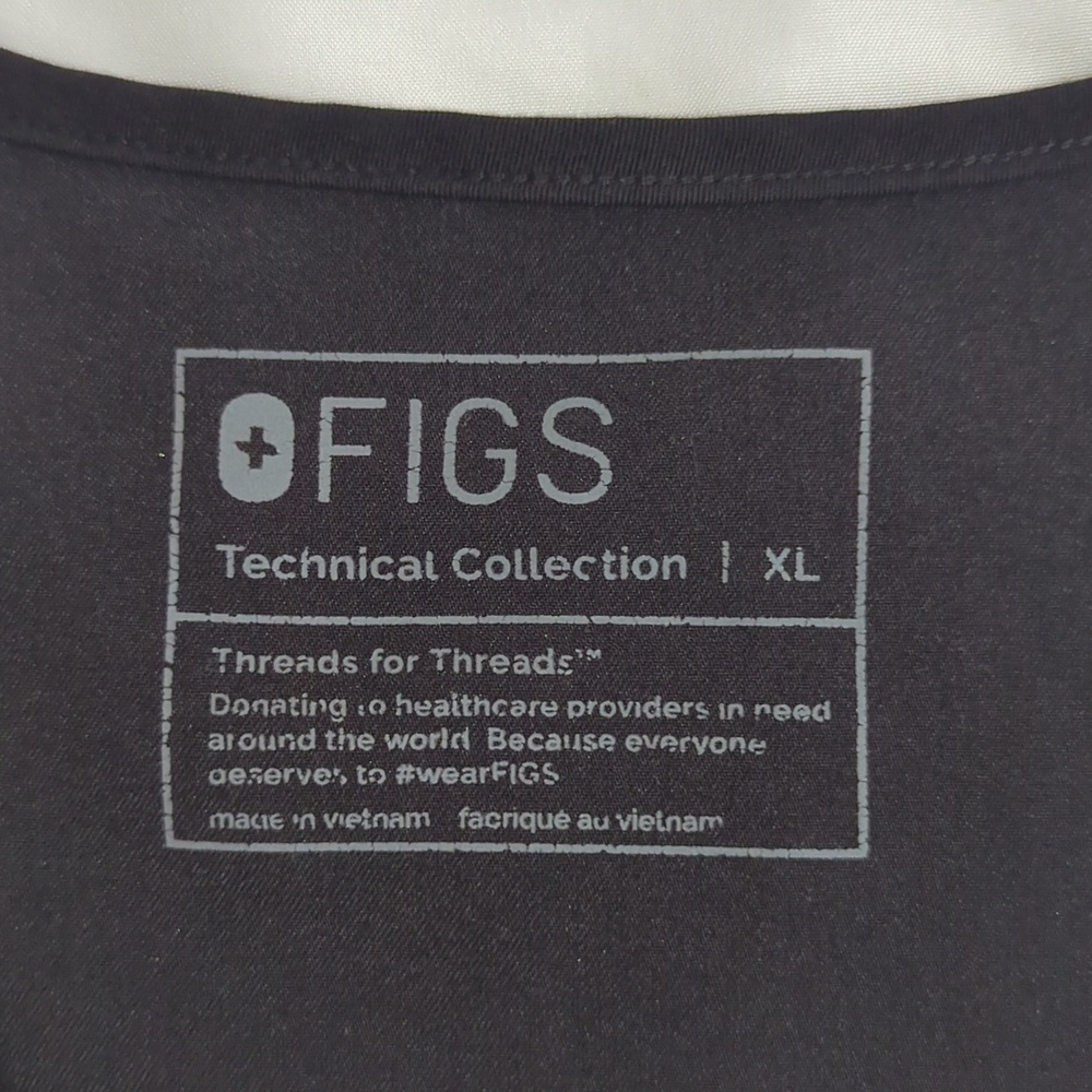 Figs Casma Three-Pocket Scrub Top, Color Black Size XL - Picture 15 of 15